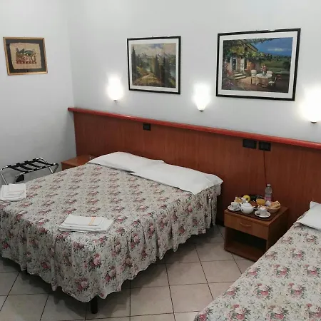 Modena Hotel 2*